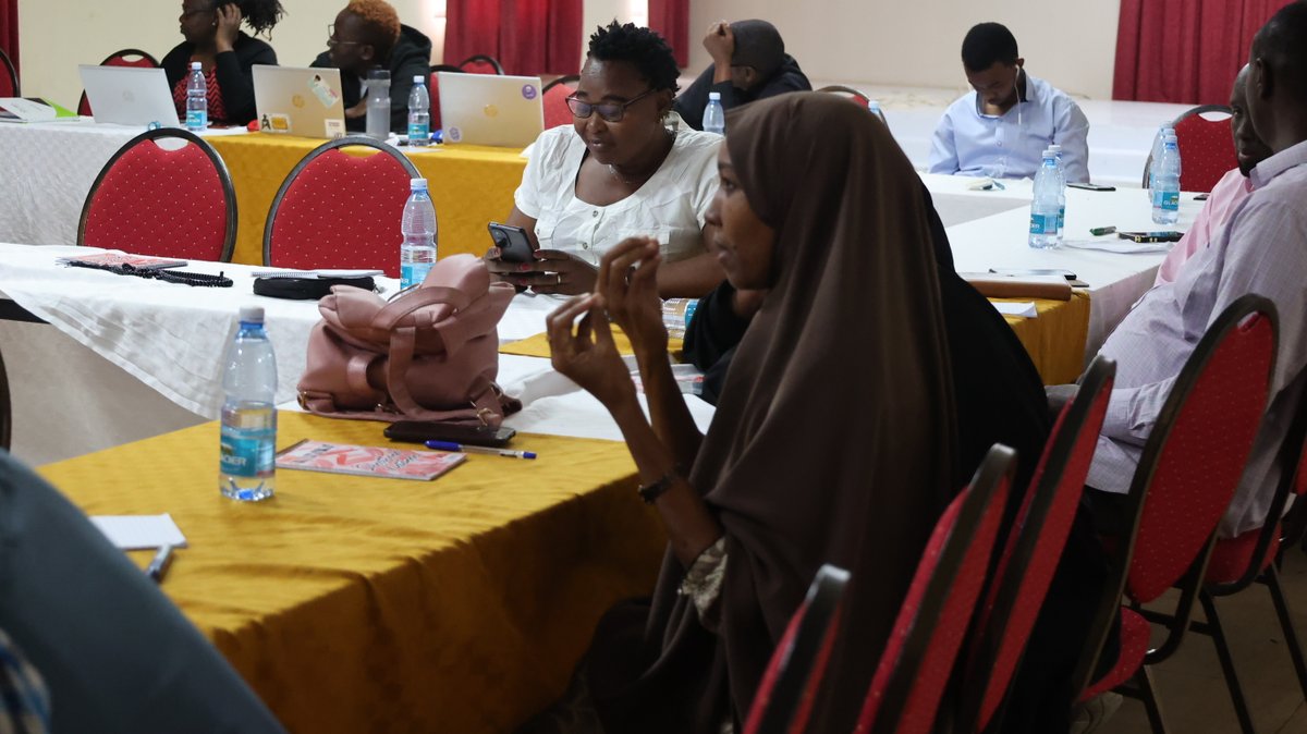 FemnetProg's tweet photo. 🗣️🌍Local leaders unite! 🤝Stakeholders in Garissa shared their perspectives on climate change challenges and mitigation strategies. Together, their voices amplify the urgency for sustainable action and pave the way for a resilient future. #ClimateVoices #CommunityLeadership 🌱🌎 https://t.co/4pOmiU9Jxx