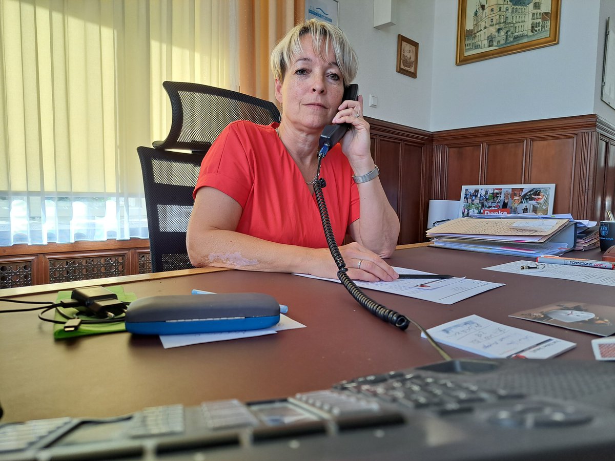 ++Telefonsprechstunde++ Morgen (29.09.) zwischen 15 und 17 Uhr findet die nächste Telefonsprechstunde der Köthener Bürgermeisterin Christina Buchheim statt. Wer ein Anliegen hat, kann unter Tel.: 03496 425-315 anrufen und wird entweder direkt verbunden oder erhält einen Rückruf.