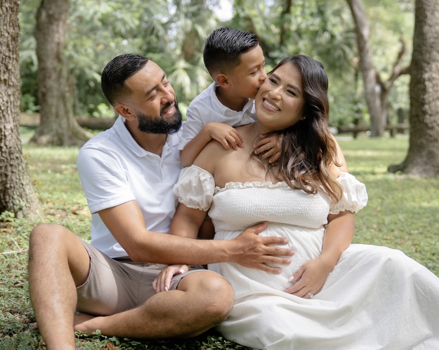 thelovinglens's tweet photo. nothing but love for this mama and her little princess ๐
#miamiphotographer #miamifamilyphotographer #candidphotos #miamimaternityphotographer #photoshoot #sony #miaminewbornphotographer #miamimoms #beachphotographer #familyphotographer #fresh48 #newbornphotographer #cake https://t.co/dJQDk30YkH