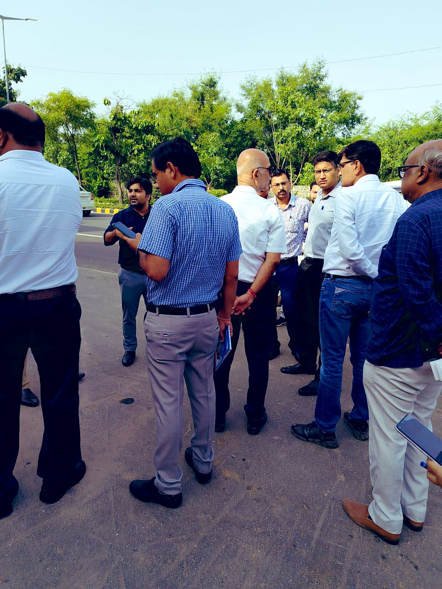 Inspection of Vandematram Marg and Shankar road crossing by Sh. Awanish Kumar, Spl. Commissioner (T&T), Delhi Govt. and Sh.Kumar Abhishek,IAS, DC/KBZ to assess preparations of G-20 Summit on 28.08.2023.