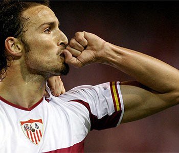 16 años desde tu adiós . El dorsal 16 siempre estará ligado a ti . Siempre será tuyo. Hoy lo defiende nuestro capitán de forma honorable y ejemplar. Sevilla y el fútbol te echa de menos.