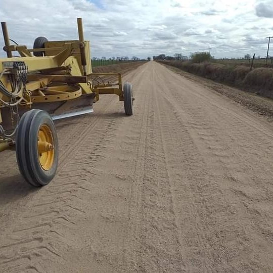 Accpcba's tweet photo. Consorcio Caminero N°172, Arroyo Algodón 

Enarenado de los caminos terciarios N°1 y 9. Zona colindante con la Escuela Dean Funes.

#consorcioscamineroscordoba #CaminosRurales #arena #arenado https://t.co/9e5kfkE9vd