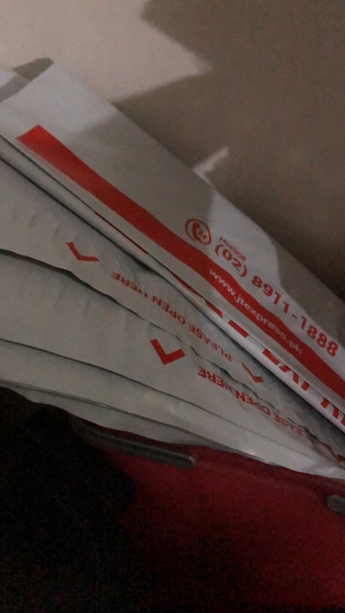 kkurahaul's tweet photo. is anyone looking for j&amp;t pouches? i stopped collecting na, so i don’t have use for these na https://t.co/ZOi2Abq9au