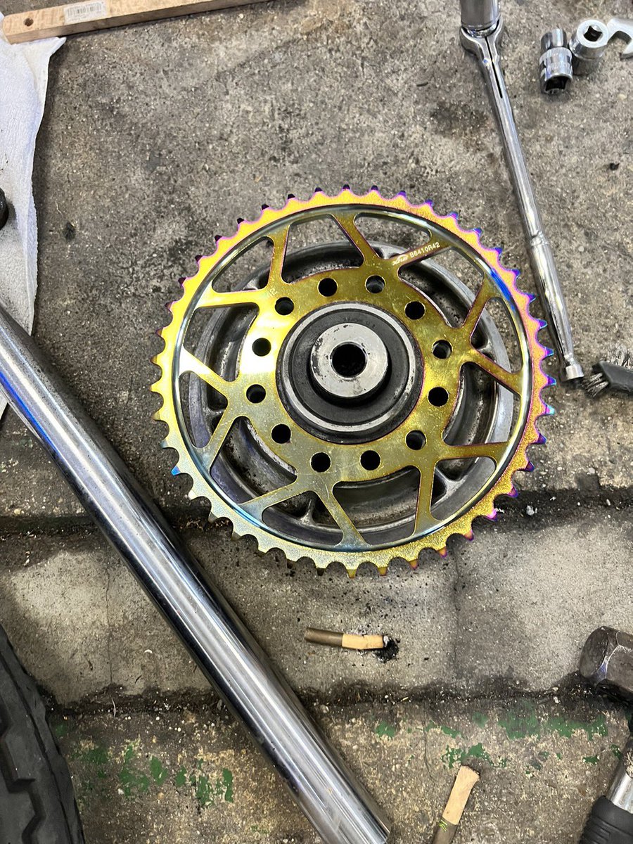 バイク女子！スプロケ交換に挑戦⁉️kz650ザッパーに合うスプロケット