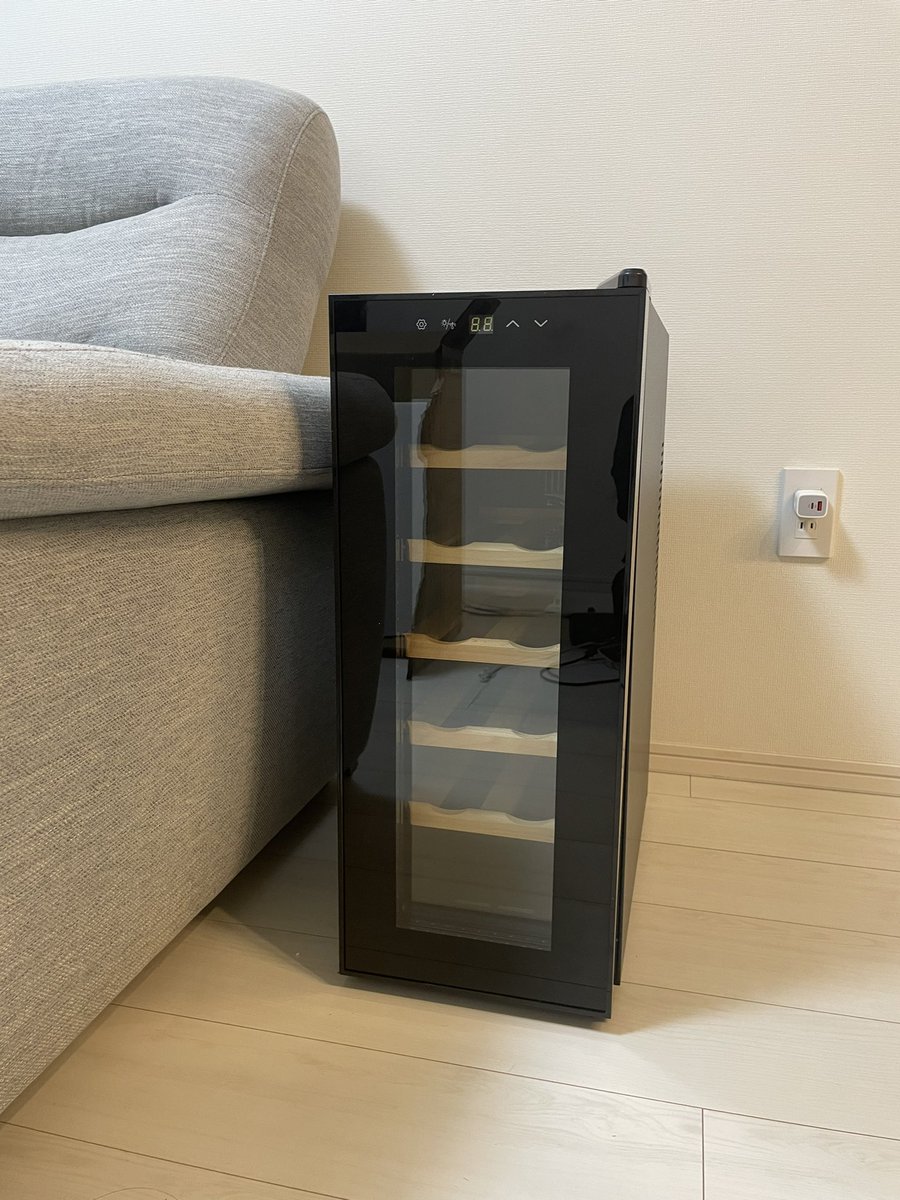 _koharumemo_'s tweet image. 届いた〜❣️❣️
#Besson のワインセラー🍷
一生懸命選んで買ってくれたけん、なんだって嬉しい🥳