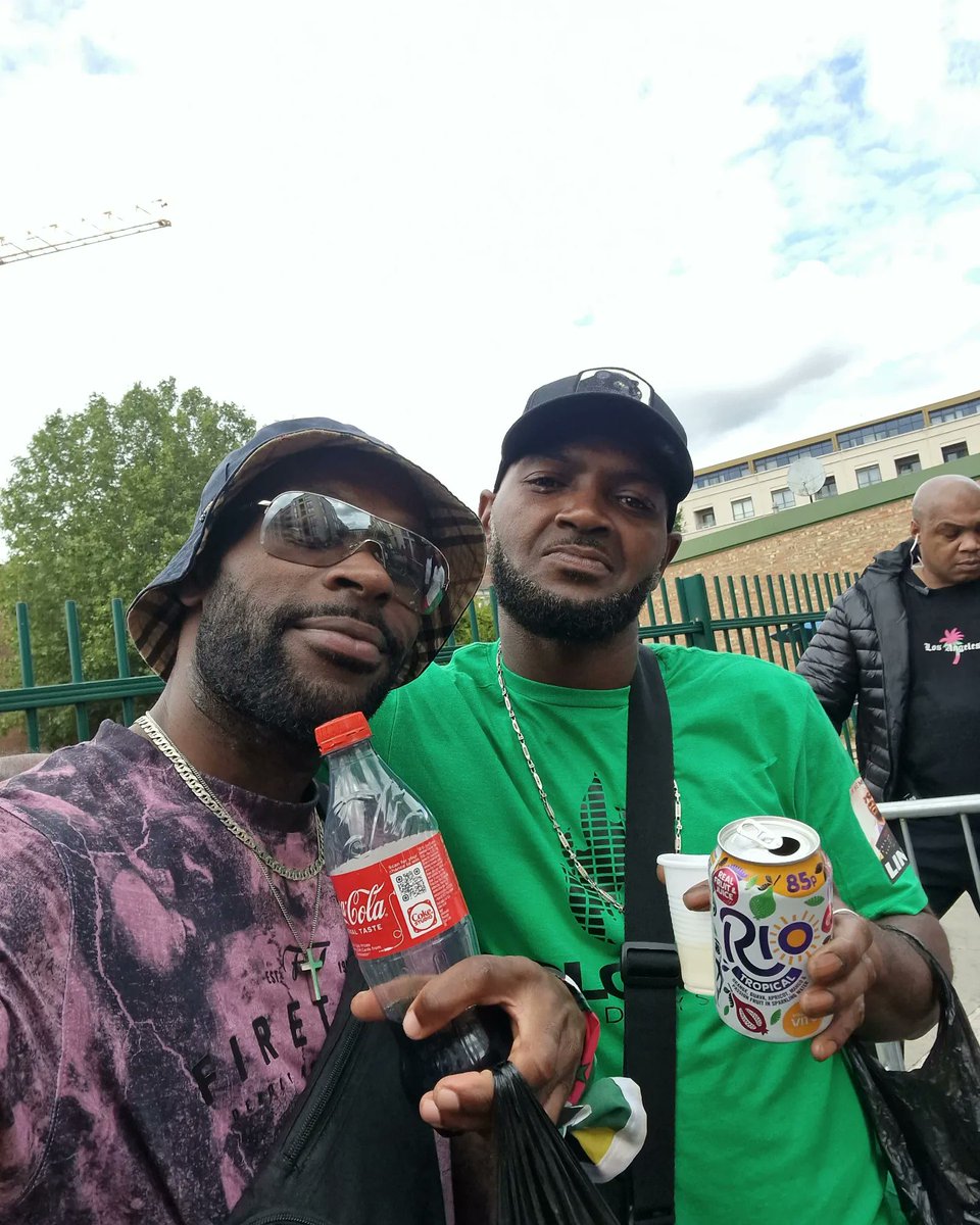 Pinky_Pinkos's tweet photo. #Carnival2023 was litty 🔥 🤪 #VolcanoSounds 📣🔊🔈🔉📢 nothing but vibes saw 👀 bare old skool friends...... #Carni 🇩🇲🇧🇧 @NHCarnivalLDN https://t.co/t1O7jzMDe9