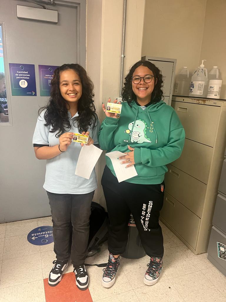 angelmatos's tweet photo. Con café ☕️ en mano y el país en el corazón ❤️ 

El pasado viernes 115 nuevos electores se registraron en nuestra feria de servicios en la escuela Gilberto Concepcion de Gracia. Pronto llegaremos a tu escuela y comunidad.
@CamaraConPR 
#distrito40 https://t.co/mSbUltmiuK