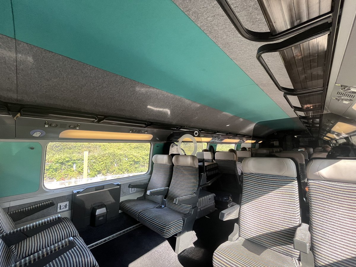 Transportslille's tweet photo. On est pas bien là ? 😎

#INOUI7060 #TGVDUPLEX #TGV7060 https://t.co/Q6W9ZI6jRg