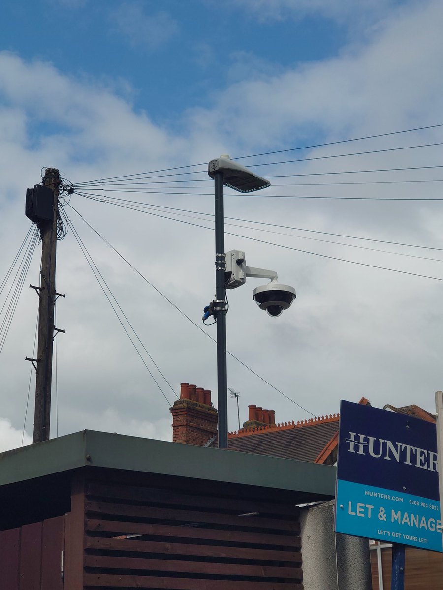 RobboSmart's tweet image. Cameras to stop fly tipping yet it's still happening , right under the noses