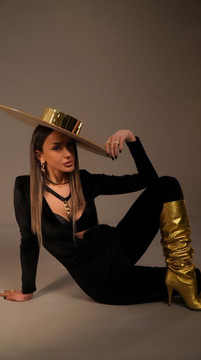 TIRPictures's tweet photo. The various looks of Astghik Safaryan during the shooting of her music video “Ur e Sery” https://t.co/yj3KpflNYC