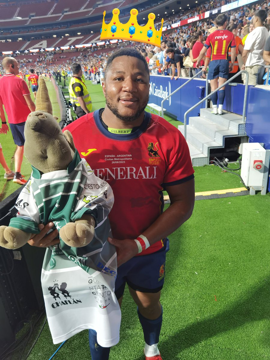 Aquí mi "Man of the match"

Es muy difícil hacerse un camino en el mundo del rugby

Ahora imagina hacerlo desde abajo, sin el escalón de privilegios que te otorga el lugar donde has nacido

Sensación de justicia y orgullo la de ver a Titi POR FIN como español de pleno derecho 🦁