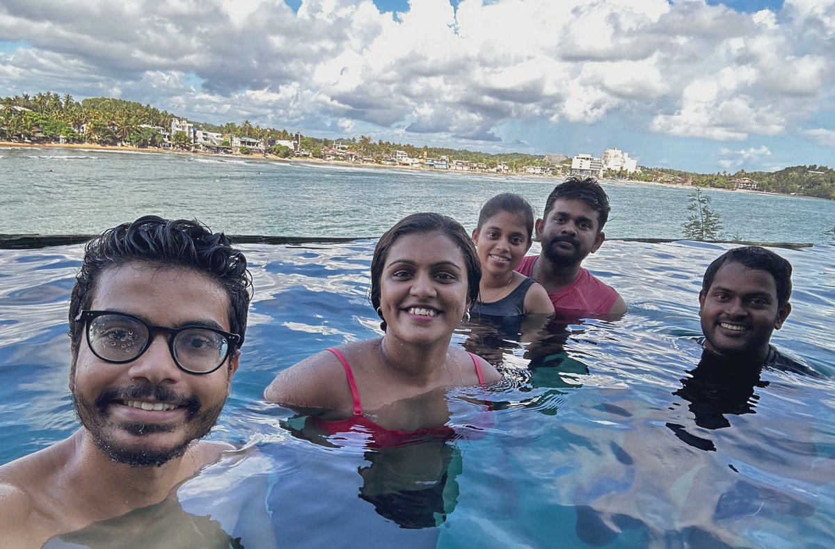 She_is_Nu's tweet photo. Sunday Funday! 

#weekendvibe #galle #නූ #pooldayvibes https://t.co/zwIYI9L03O