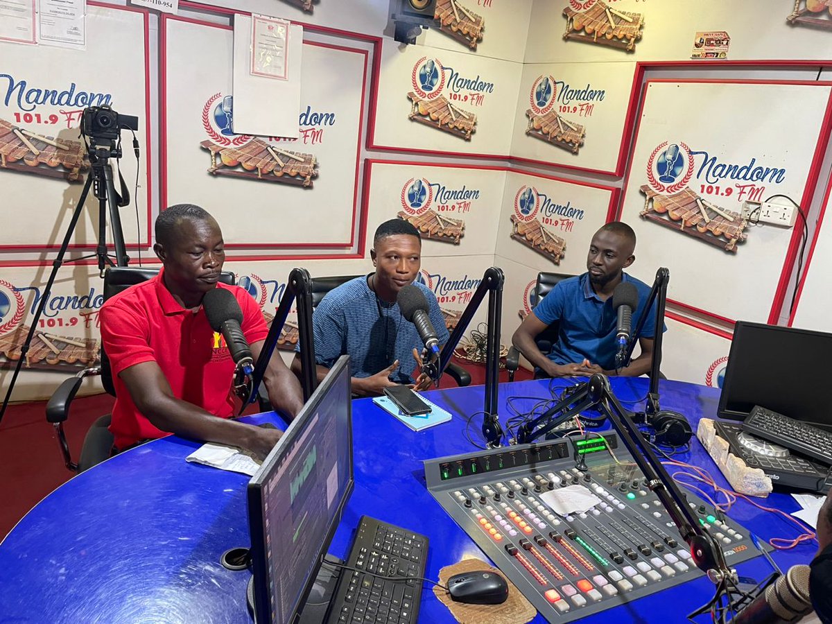 SNVGhana's tweet photo. As part of the 🇬🇭 WASH Week activities, our
#HF4A Project in partnership with the Environmental Health Unit of the Nandom Municipal Assembly was live on Nandom FM yesterday to discuss the importance of enhanced #WASH practices to achieve a #clean & healthy environment
#SNVImpact https://t.co/tlPJwtiXpl
