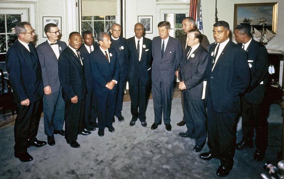 60 Years Ago Today, on #ThisDayInHistory, #President #JohnFKennedy meets with #civilrights leaders at The @WhiteHouse after the #MarchonWashington on August 28, 1963 🇺🇸@JFKLibrary @JFKonThisDay #JFK #JFKonThisDay #JFK60 #IHaveADream #MartinLutherKing #CivilRightsMovement #History