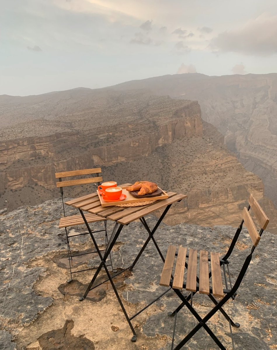 cliffcafe_om's tweet photo. Coffee in the Lap of Nature ☺️⛰️
Capture the essence of a unique coffee experience amidst the breathtaking mountains of Jabal Shams!

#JabalShams #JebelShams #Muscat #Oman #VisitOman #MuscatBloggers #CoffeeTime #CoffeeShop #GrandCanyon #CafeLife #MuscatOman #OmanMuscat https://t.co/8iJmvGRZCb