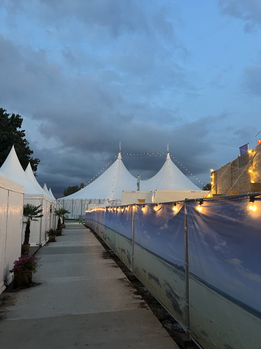 ABCFRY's tweet photo. Last night in Germany @philgdrums @Zeltfestival #fergusgerrand https://t.co/lpKBYA5I0f