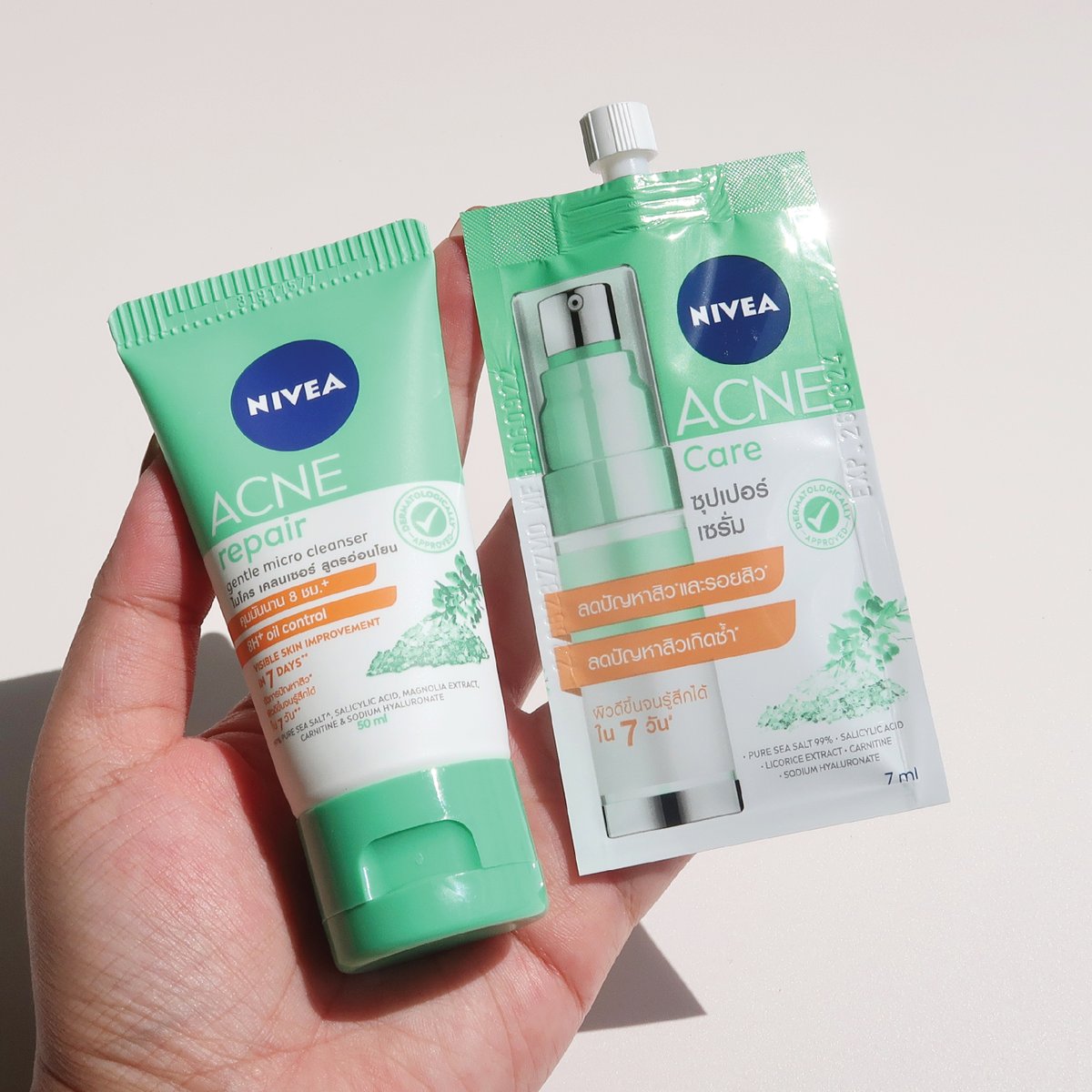 parkropreview's tweet photo. ป้ายยาน้องๆวัยเรียนที่หาสกินแคร์สยบสิว อยากแนะนำเป็นคู่นี้เลยยยย NIVEA Acne Repair ใช้คู่กันแล้วเห็นผลไวมาก 7 วันรู้เรื่อง สิวยุบไวไม่ทิ้งรอย แถมราคาน่ารักแบบแม่ไม่ว่าจ้า แบงค์ร้อยมีทอนค่าาาา!!
#NIVEAAcneRepair #ส่งสิวสู่ขิตใน7วัน #ใช้ดีบอกต่อสิว https://t.co/xnWHcPRh7l