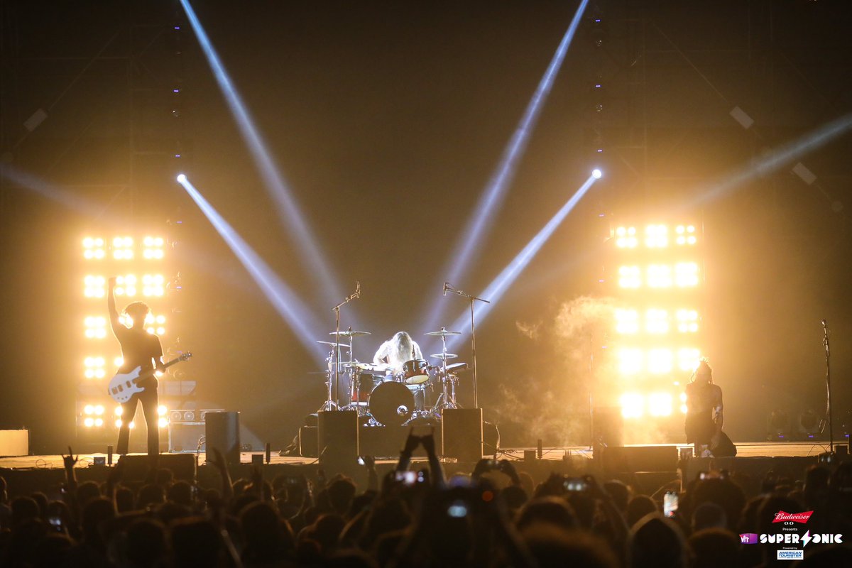 Ground Control tweet media