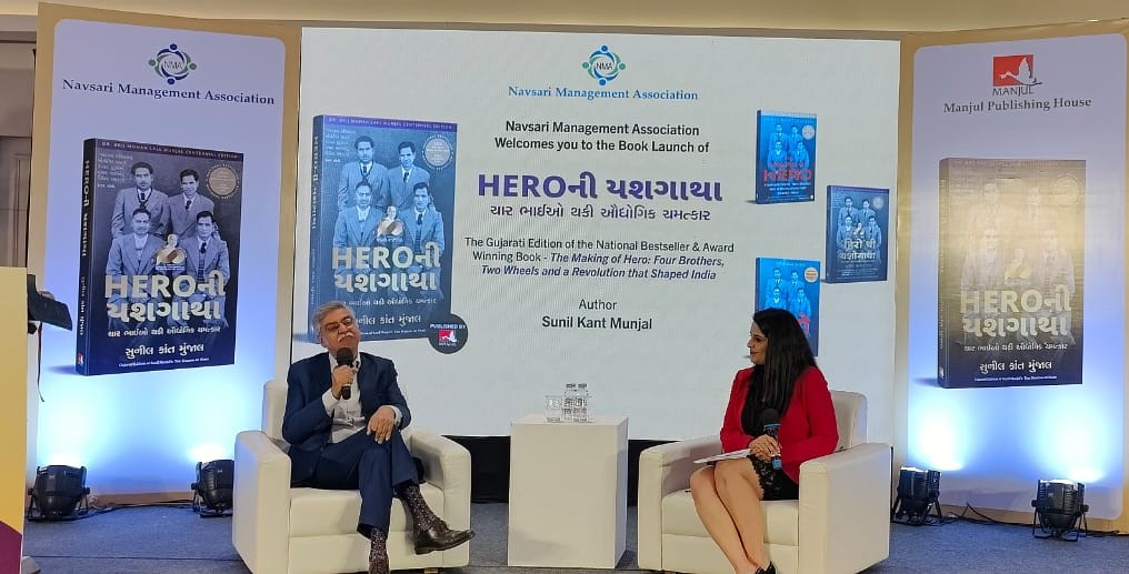 #LIVEPICS #Conversation #TheMakingofHero 

@mridubhandari in conversation on: “Building a legacy in family-owned business - what does it take?”, with Sunil Kant Munjal, Chairman, Hero Enterprise, at the launch of the Gujarati edition of 'The Making of Hero'.