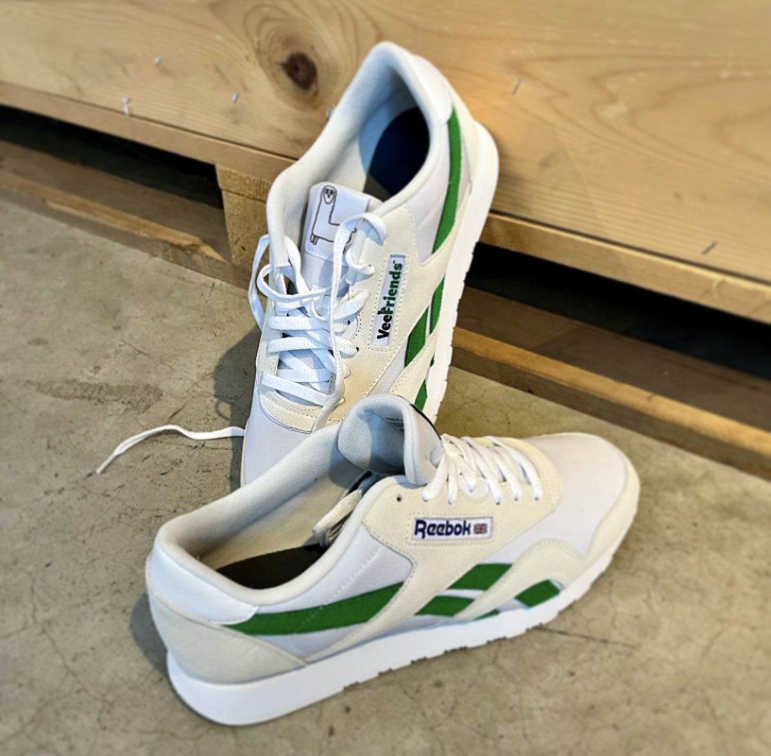 Congrats <a href="/veefriends/">VeeFriends</a> and <a href="/Reebok/">Reebok</a> for this fast delivery to Romania. Thank you <a href="/garyvee/">Gary Vaynerchuk</a> for being you ♥️
Aspiring to become a better human every day 🤗 walking the path 🙌🏻