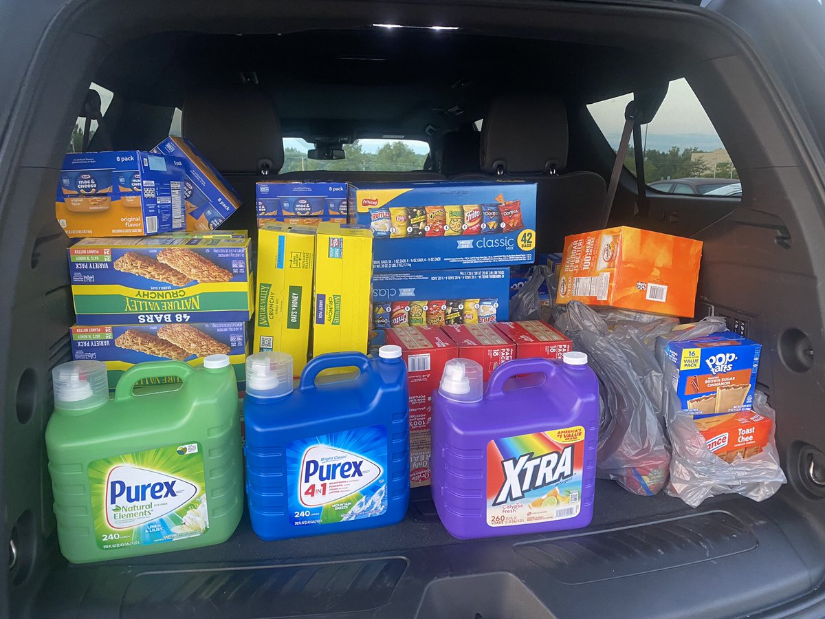 MelissaTichy's tweet photo. Early morning shopping complete. ☑️
We are going to have some happy kids, Mental Health Professionals, School Counselors, and schools! #FZEquipToExcel #MentalHealthMatters #FZAllMeansAll https://t.co/dPYBUrhtGF