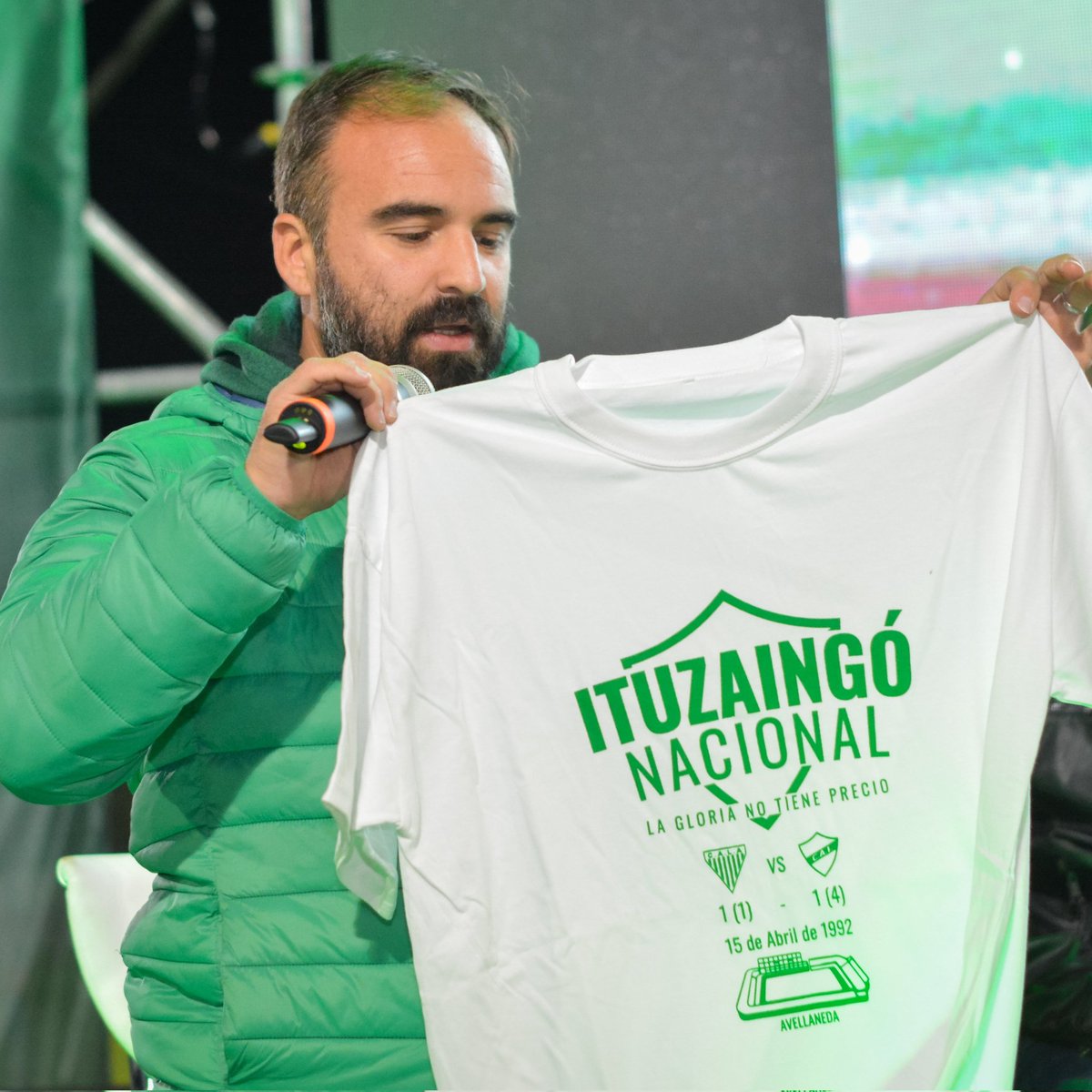 Queremos enviarles nuestras condolencias a toda la familia de <a href="/ezeragone/">Ezequiel Ragone</a>, a sus amigos y compañeros de <a href="/lavoz_delleon/">LA VOZ DEL LEÓN</a>
por el fallecimiento del periodista de <a href="/ItuzaingoPrensa/">Club Atlético Ituzaingó</a>. Nos invade una tristeza muy grande y acompañamos en el dolor.