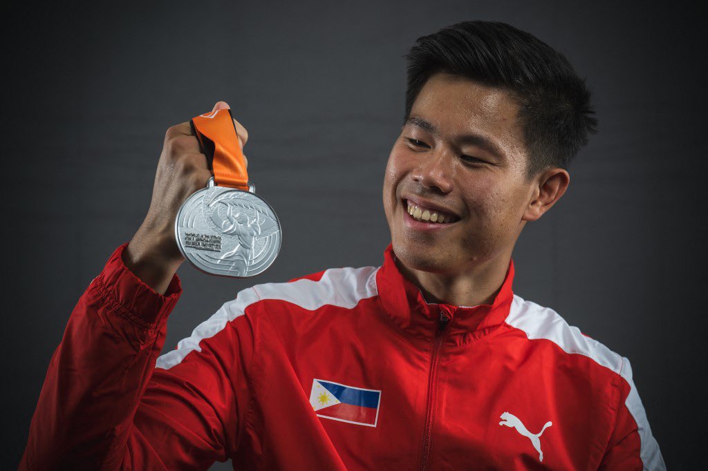 espressoroll's tweet photo. ej obiena's world athletics championships medals 🇵🇭

wch oregon 2022 - 5.94m🥉
wch budapest 2023 - 6.00m🥈 https://t.co/KbkxNlMec8