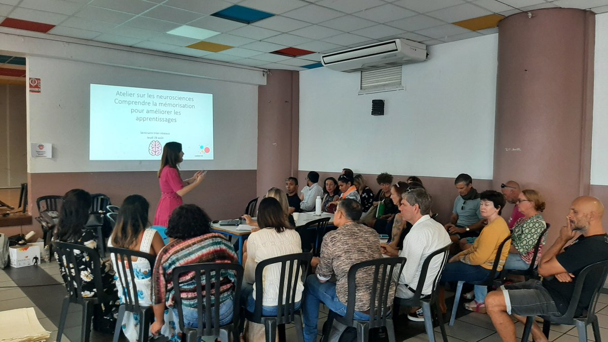 Séminaire inter réseaux des collèges de Trois Bassins, La Chaloupe et Celimène Gaudieux.
Des ateliers de pratiques innovantes.
Mutualisation, échanges de pratiques, développement professionnel...
<a href="/AurelieHibon/">HIBON Aurélie</a> <a href="/dmichel974/">MICHEL David</a> <a href="/ChristinEliane2/">Christin Eliane</a> <a href="/philipperambau4/">philippe rambaud</a>