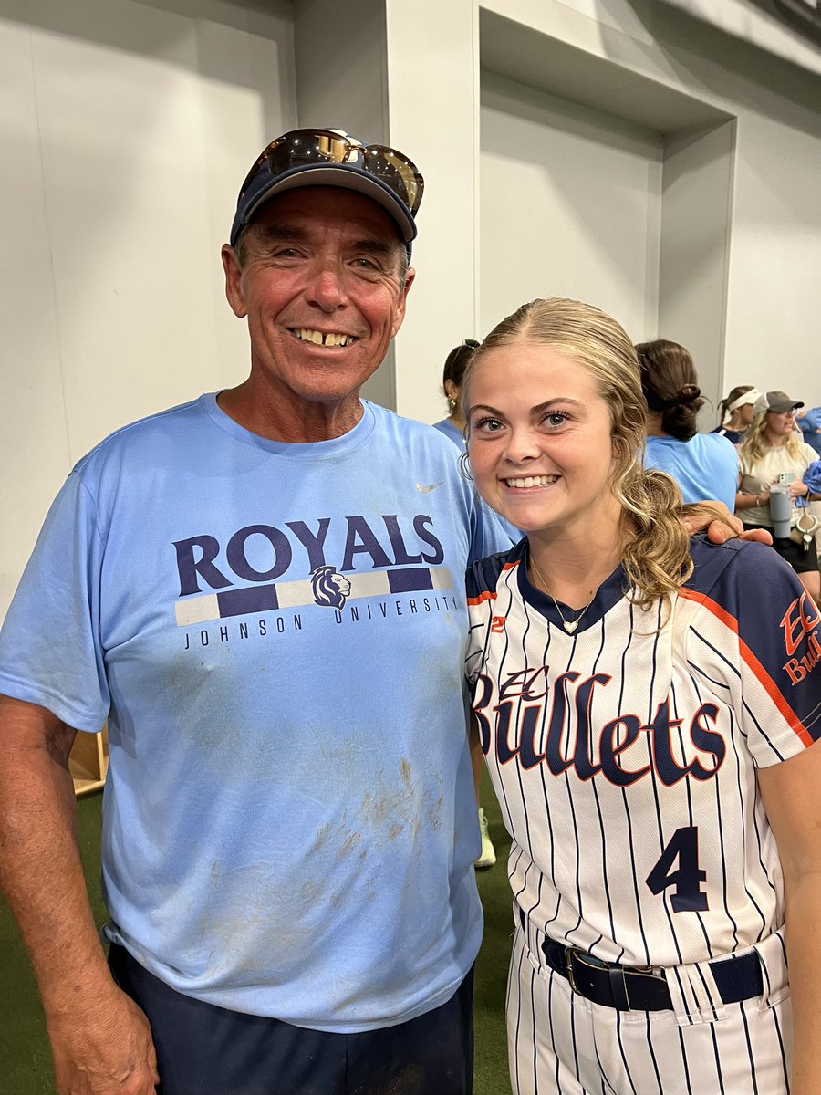 Jennifer501266's tweet photo. Thank you @DaynaCarter5, @GordyE and @JURoyalsSB for the invite to your prospect camp! Always a great time getting to spend time with the JU coaching staff and players. 💙 https://t.co/Bt24NQYmez