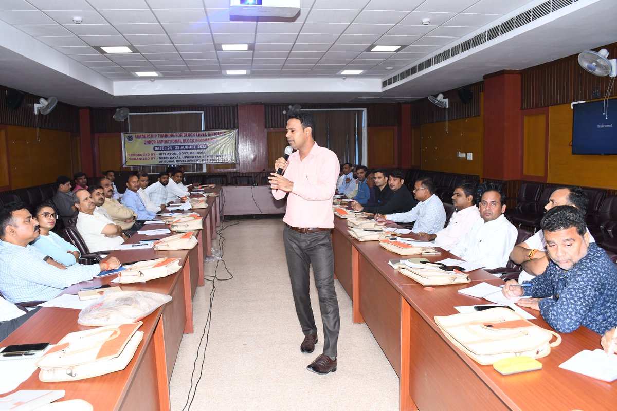 NITIAayog's tweet photo. 1807 BLOs from 198 blocks trained for NITI Aayog's #ABP Leadership Programme that fuels transformation. 
Aspirational Blocks drive national inspiration with strategic planning and on-ground #ABP execution. Snippets of the officials as they attend the training organised by #NITIAayog across 11 centres of SIRD/NIRDPR.  

#EmpowerGrassroots #LeadershipTraining #BharatkeBadteKadam #AspirationalBlockProgramme #NITIAayog #PMOIndia