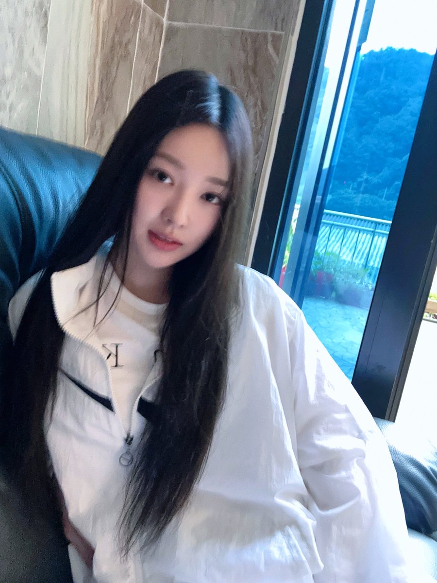iMe_Dreamnote's tweet photo. 깐미소🤍 

#드림노트 #DreamNote #미소 #MISO https://t.co/CyPic5rzce