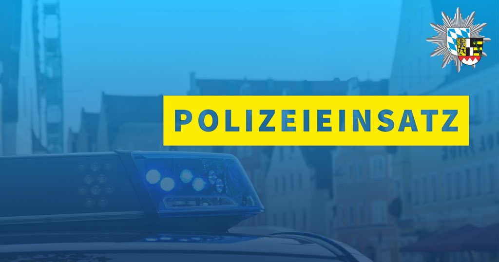 PolizeiOFR's tweet photo. In #Mehlmeisel, Landkreis #Bayreuth, kommt es aktuell zu einem #Polizeieinsatz. Wir sind mit mehreren Kräften vor Ort. Es besteht keine Gefahr für die Bevölkerung. Weitere Infos folgen! https://t.co/Z3IFSEvFv3