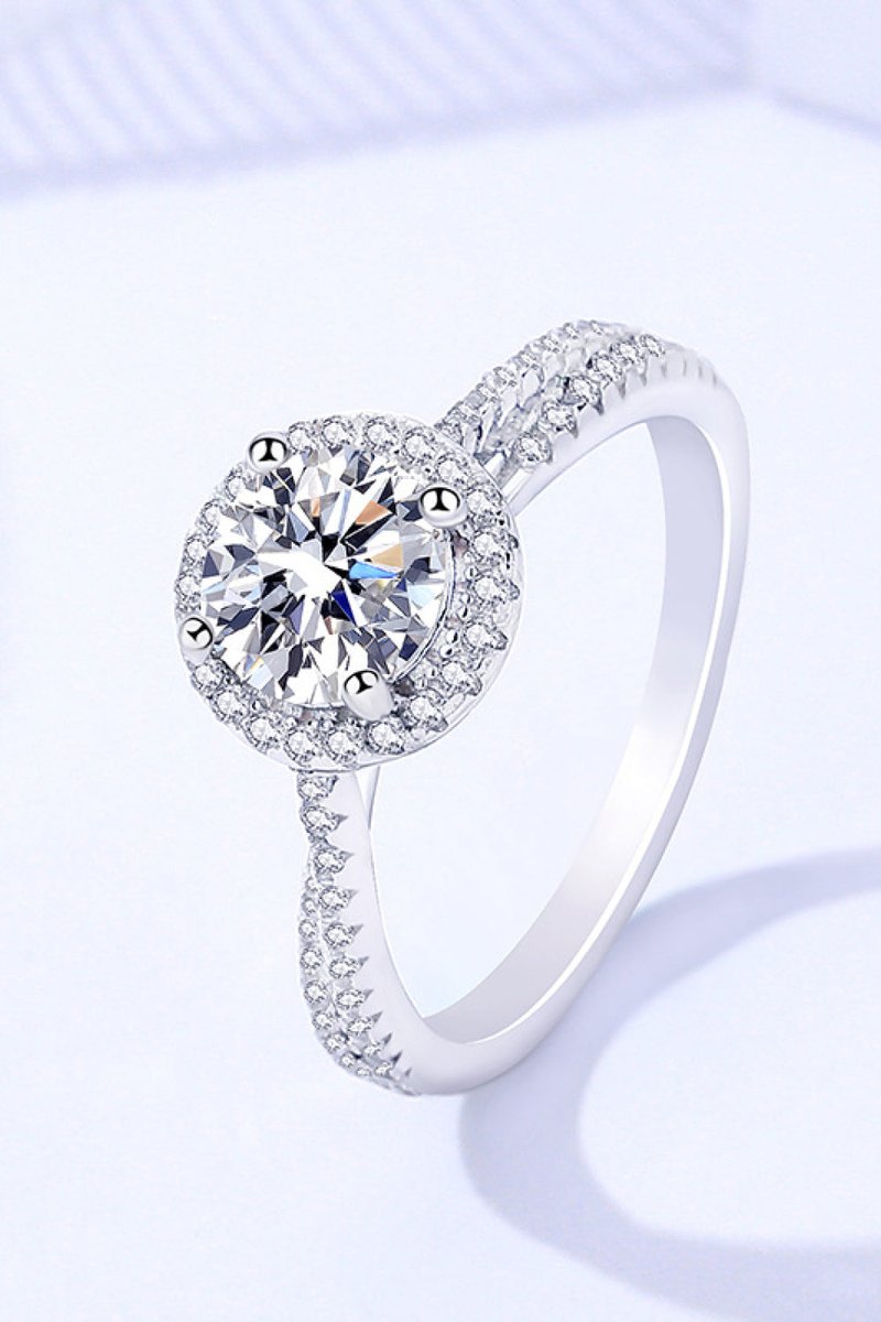 ernapi1's tweet photo. 1 Carat Moissanite Round Shape Ring 👇
Includes:Moissanite jewelry over 0.3 carats includes a certificate of stone properties. Limited warranty included, please contact us for any issues related to you... https://t.co/NRP3bGtYAs https://t.co/fwQvg7CmDz