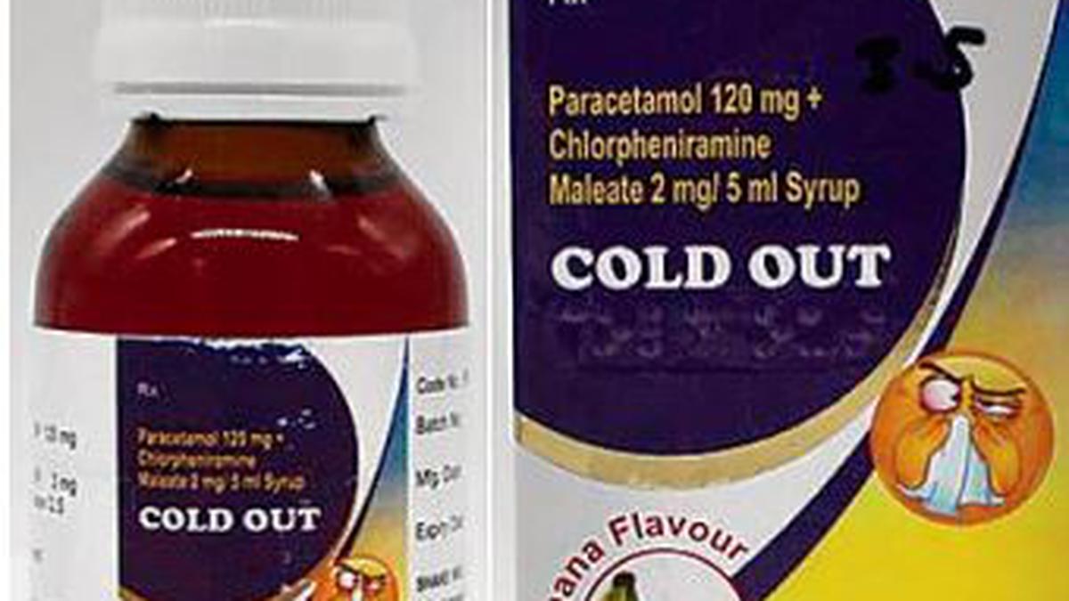 joinditto's tweet photo. This Indian cough syrup might KILL?⚠️👇

World Health Organisation (WHO) has issued a global alert against India’s Cold Out cough syrup-

Sold in 50+ countries including UK, Germany & Iraq.

According to WHO, the syrup contains higher than acceptable limits of contaminants like diethylene & ethylene glycol.

While the acceptable limit is 0.1% for both, the tested batch contained 
👉0.25 % of diethylene glycol 
👉2.1% of ethylene glycol– that’s 21 TIMES the acceptable limit‼️

Bloomberg also conducted a test & reported similar results.

This is the 5th time an Indian-made syrup has been scrutinised.

Last year, at least 90 CHILD DEATHS reported were linked to these syrups. Plus, 300+ kids lost their lives to tainted syrups last year.

But how do these chemicals end up in the syrup?🤔

Well, syrups are manufactured using solvents like propylene glycol.

It’s a clear, harmless & sweet liquid. 
But, it’s also costly💰

So, chemical traders often mislabel chemicals with similar compositions (such as diethylene & ethylene glycol) & sell them as "propylene glycol".

These chemicals are extremely toxic💀–

It may cause abdominal pain, vomiting, diarrhoea, headaches, UTIs, altered mental state & acute kidney injury which may lead to DEATH❗

Hence, the manufacturer is supposed to ensure that each batch of chemicals is checked before the process begins. 

Now, Indian authorities have taken strict action.

They’ve cancelled the manufacturing licences of multiple companies; there have been some arrests too.

But, lives lost are lost forever.

The best we can do is maintain high ethical standards so that people don’t have to be scared of something as simple as cough syrup🚫

Follow @joinditto for more updates.