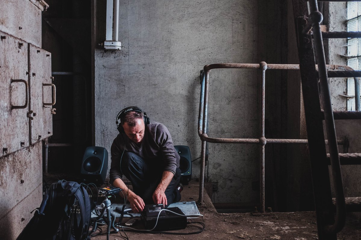 Radiophrenia (@radiophrenia) on Twitter photo At 5pm today the radio debut of ‘Siloed Thinking’ by Radiophrenia’s <a href="/soundofyell/">Stevie Jones</a> A radiophonic soundscape composition based around field recordings from the Cupar silo in Fife.
Full details and accompanying film here:
radiophrenia.scot/siloed-thinkin… At 5pm today the radio debut of ‘Siloed Thinking’ by Radiophrenia’s <a href="/soundofyell/">Stevie Jones</a> A radiophonic soundscape composition based around field recordings from the Cupar silo in Fife.
Full details and accompanying film here:
radiophrenia.scot/siloed-thinkin…