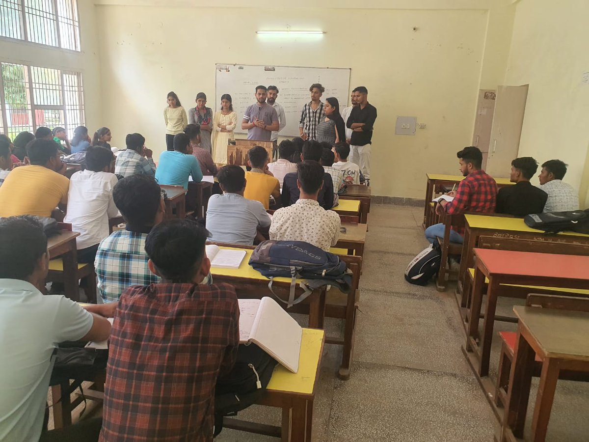 HaryanaAbvp's tweet photo. अभाविप .@abvpjindhr के कार्यकर्ताओं के द्वारा महाविद्यालय/विश्वविद्यालय सदस्यता अभियान के अंतर्गत गवर्मेंट पीजी कॉलेज जींद में विद्यार्थियों को सदस्यता ग्रहण करवाई।

आईए आप भी विश्व के सबसे बड़े छात्र संगठन विद्यार्थी परिषद के सदस्य बनें।
#JoinABVPHr #JoinABVP https://t.co/ZMrY25OS6A