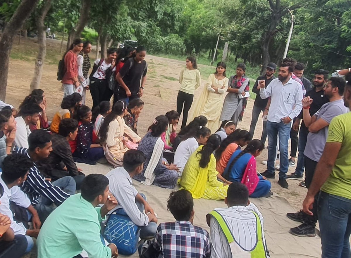 HaryanaAbvp's tweet photo. अभाविप .@abvpjindhr के कार्यकर्ताओं के द्वारा महाविद्यालय/विश्वविद्यालय सदस्यता अभियान के अंतर्गत गवर्मेंट पीजी कॉलेज जींद में विद्यार्थियों को सदस्यता ग्रहण करवाई।

आईए आप भी विश्व के सबसे बड़े छात्र संगठन विद्यार्थी परिषद के सदस्य बनें।
#JoinABVPHr #JoinABVP https://t.co/ZMrY25OS6A