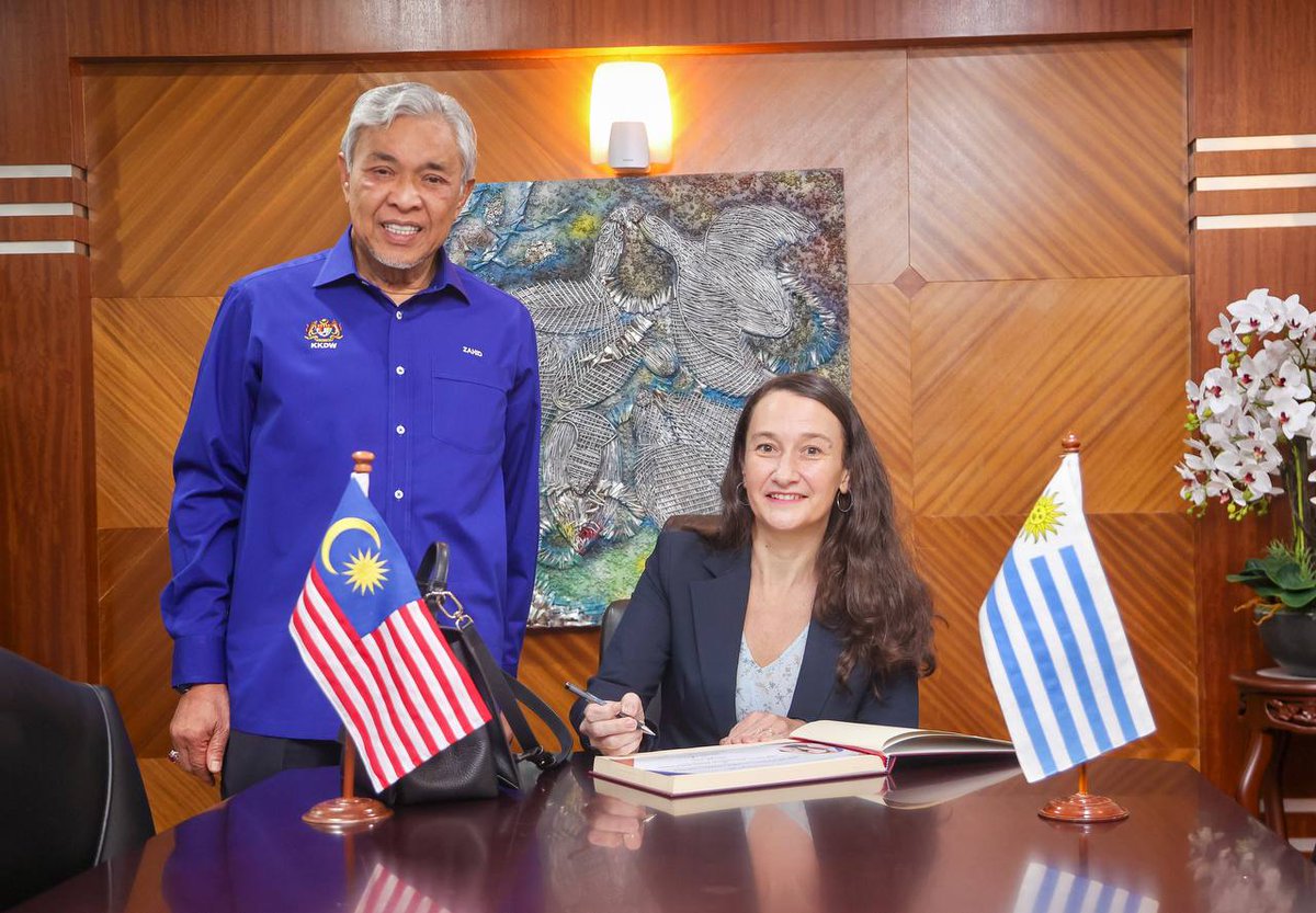 Honored to have hosted the esteemed Ambassador of Uruguay, Her Excellency Valeria Csukasi for a courtesy visit today. Our discussion underscored the importance of fostering strong bilateral relations and enhancing collaboration across various sectors.
