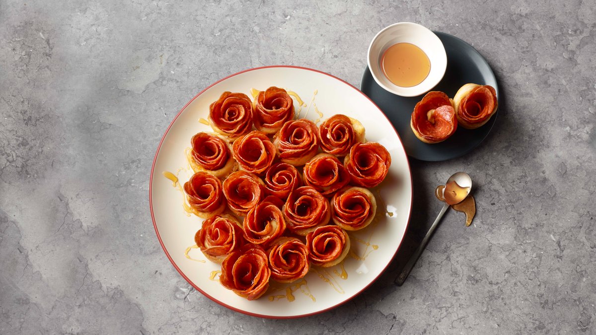 Take a minute today to stop and smell the roses. In fact, take a minute to eat them! HORMEL® Pepperoni and MIKE'S HOT HONEY® roses to the snacking rescue! #pepperoni #mikeshothoney