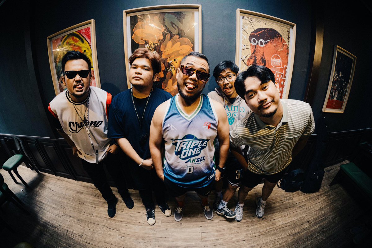 17 year strong. tapi ternyata, strong adalah singkatan dari Stress tak terToLonG.