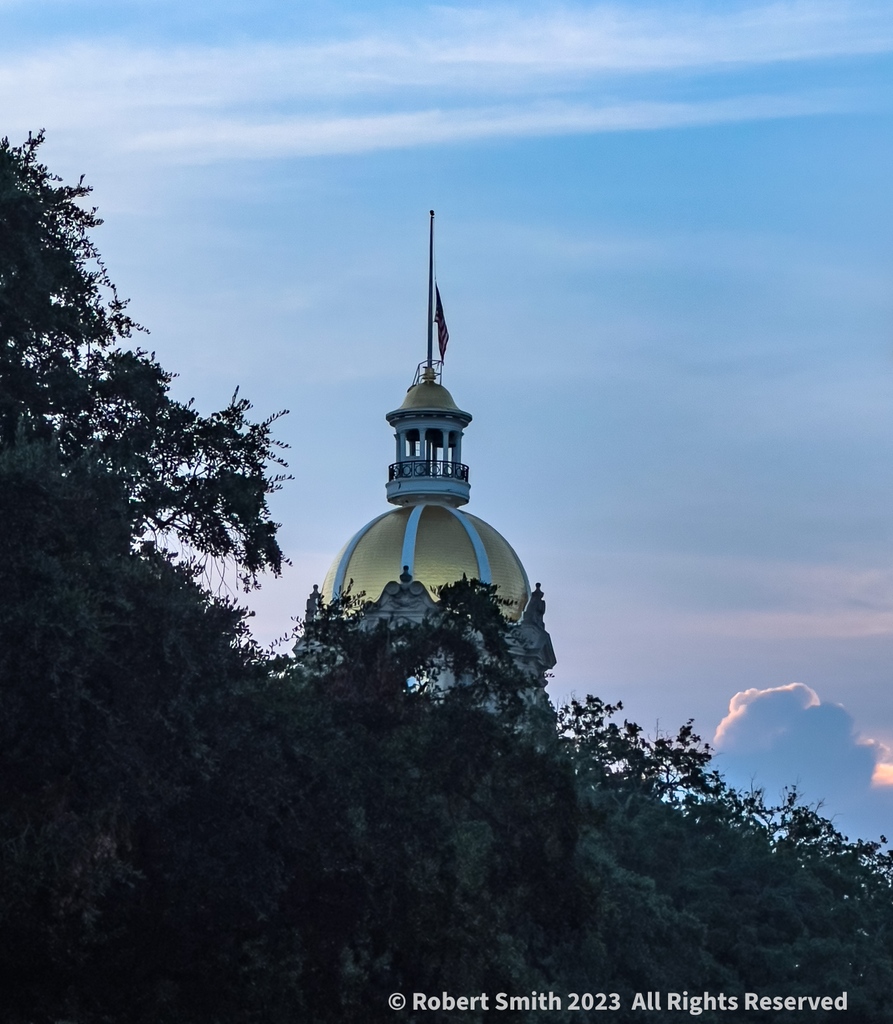 iraqdad1216's tweet image. City Hall Dome at Sunrise

#postaday #photography #robertsnapspot #lightroom #wordpress #beauty #TwitterNatureCommunity #YourShotPhotographer ⁣#wordlesswednesday #iphone13ProMax #GoldDome ⁣#CityHallDome #Jul2023 #Sunrisephotography #BayStreet #Sunrise #SidewalksScene