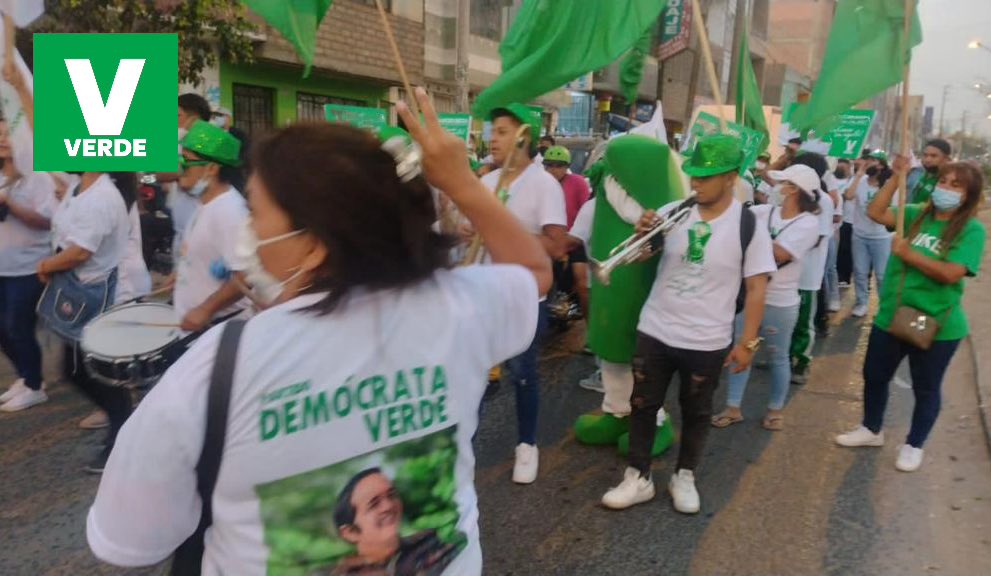 FlorHurtadoPeru's tweet photo. #DemocrataVerde #partidoverdedelperu #jovenesverdes activados. #Activate tu también 📲 whatsapp +51 913653662. https://t.co/WMeJMpIomU