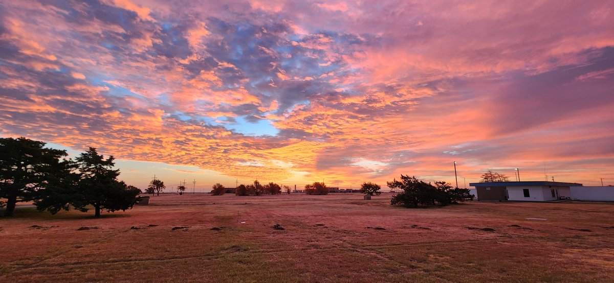 Counter_Search's tweet image. Good morning, Amarillo! 🌄 #phwx