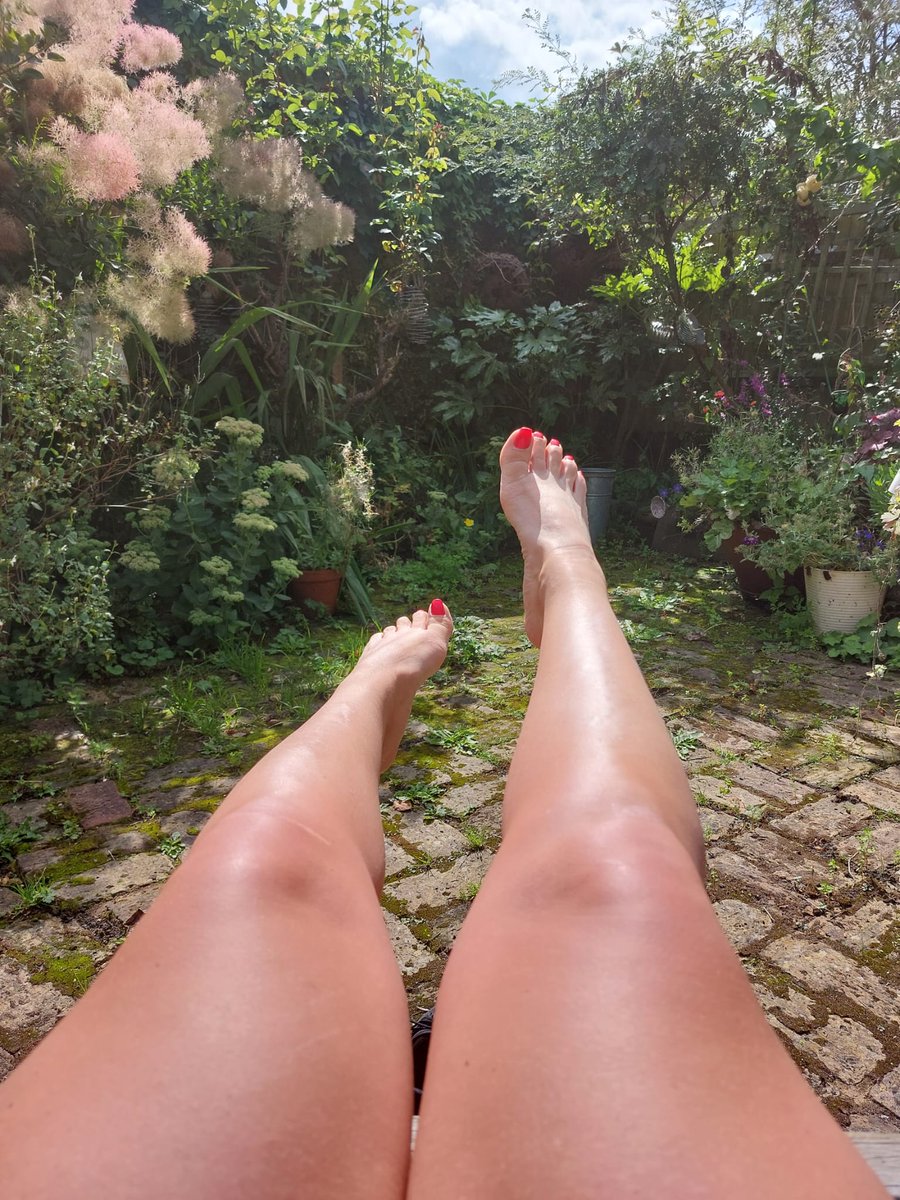 MorganaFit's tweet photo. Happy BH 👣🤩
#feetworshi̇p #soles #realtimesessions @Sessiongirls @Thetoesfinder_1 https://t.co/dRfsV47v4w