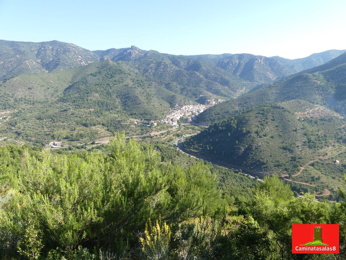 📍 Alfondeguilla, Castellón. 
📷 Alfondeguilla, desde el Pipa. 
#alfondeguilla #postaldeespadán
@espadaniques #SerraEspadà #PlanaBaixa
@caminsnatura #Caminatasalas8