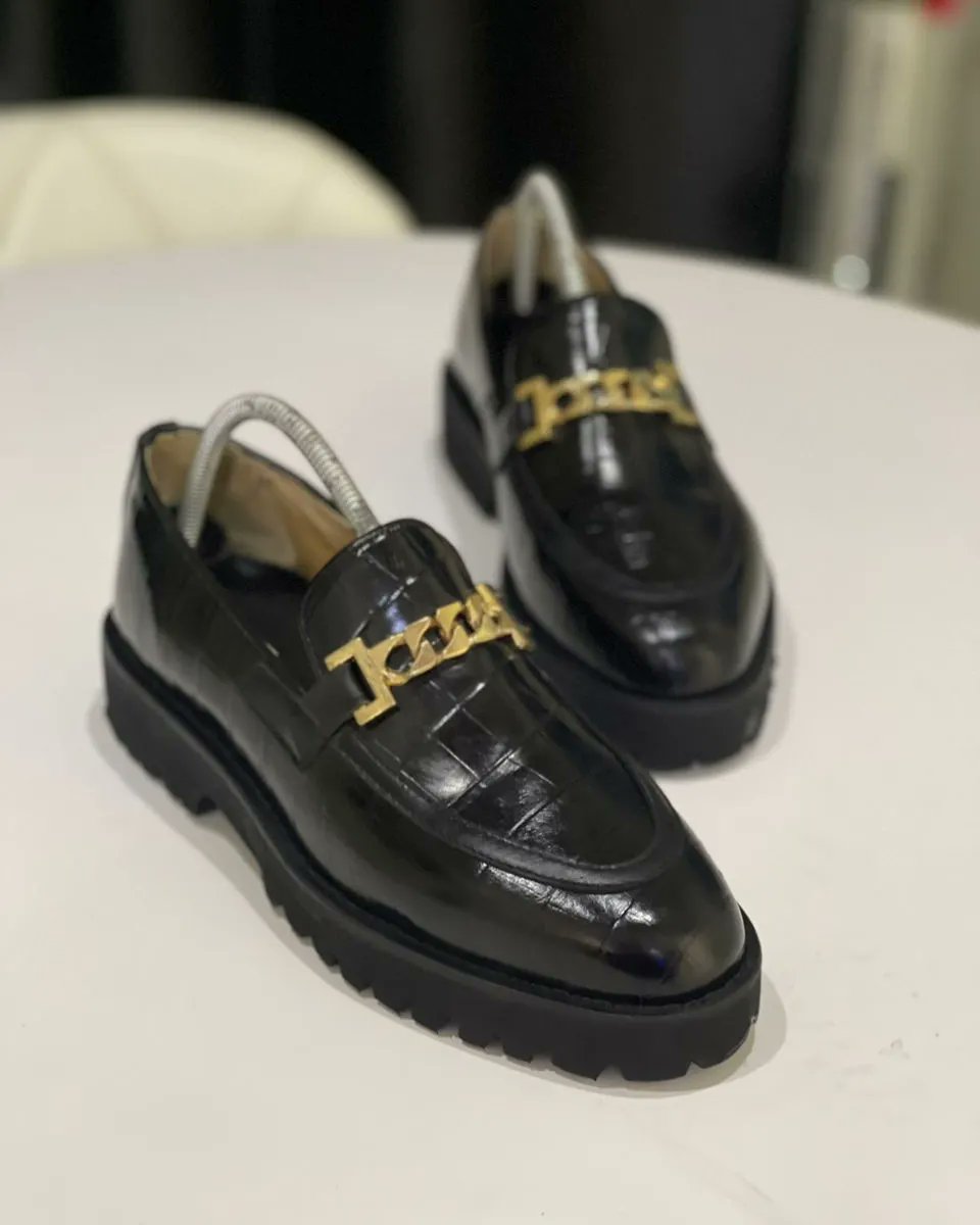 If you put your mind to it, It will be the most beautiful thing in your life.

Shop Now 🛒

Send us a Direct message on 
WhatsApp: +2348058478287
For more enquiry about any of our products.

#peejayoriginals #peejayfootwears #handmadeshoes #arts #luxury #josshoemakers #madeinjos