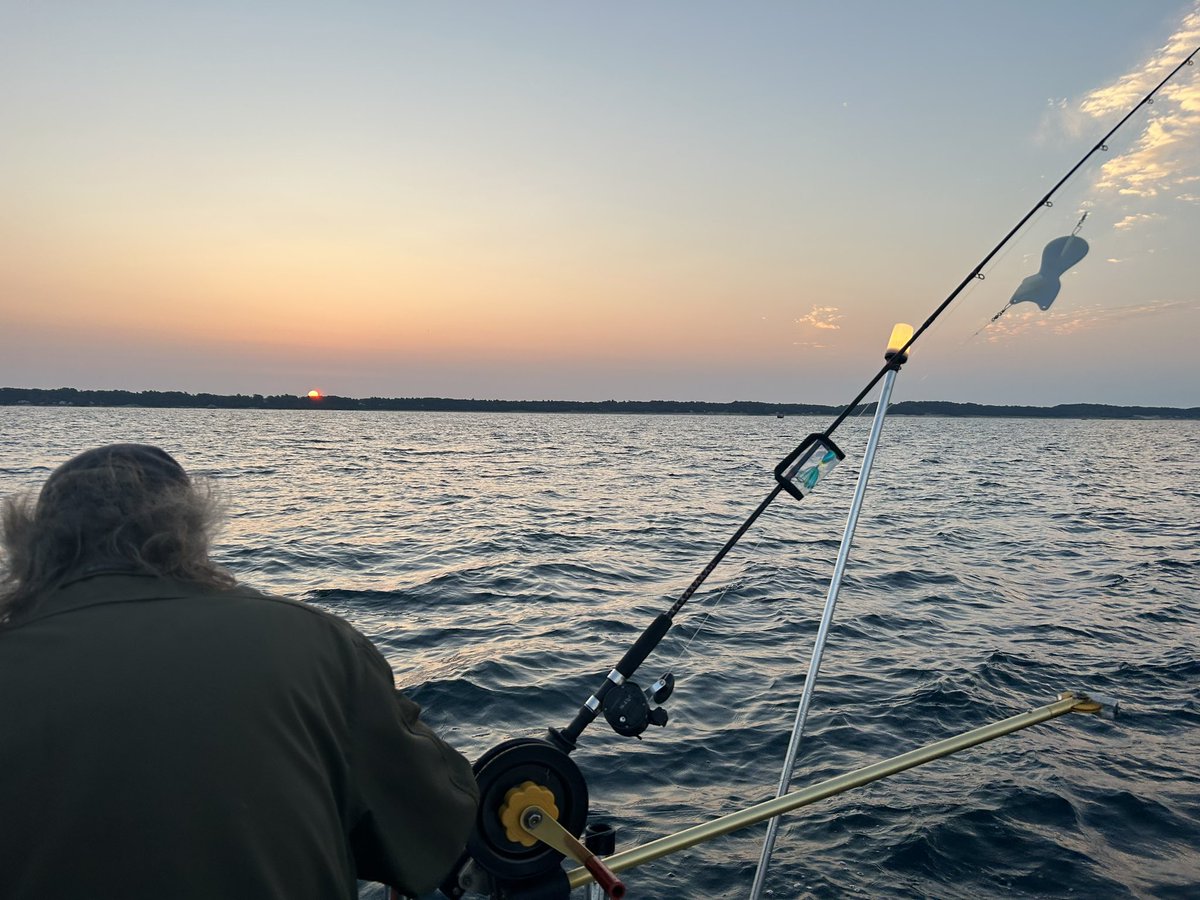 cambricker23's tweet photo. Wake up early. Go fish. https://t.co/QaiGJPJS44