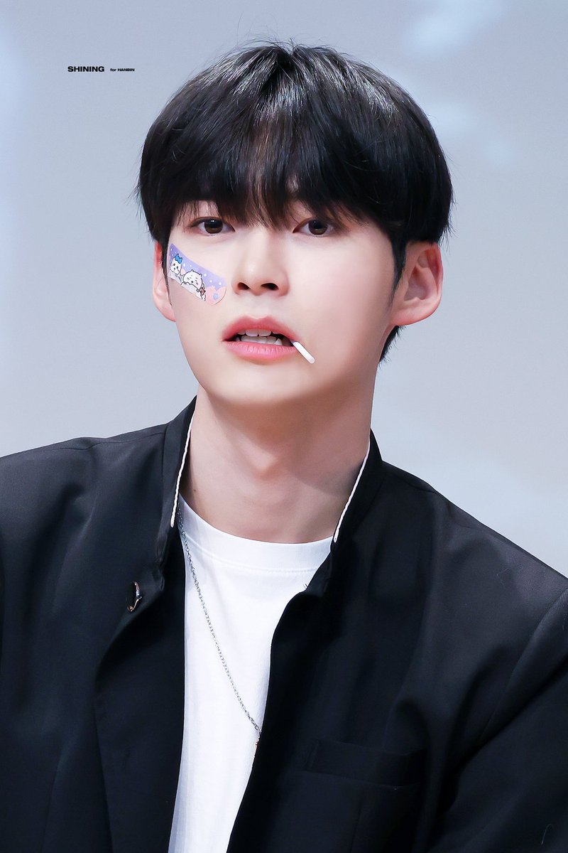 shining_0613's tweet photo. 230827 Part.1 팬사인회 

#성한빈 #SUNGHANBIN #成韓彬 #ソンハンビン #ZB1 #제로베이스원 #ZEROBASEONE https://t.co/3iB1a5TCfz