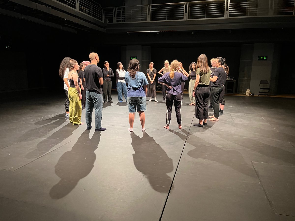 Divadlo Archa tweet media