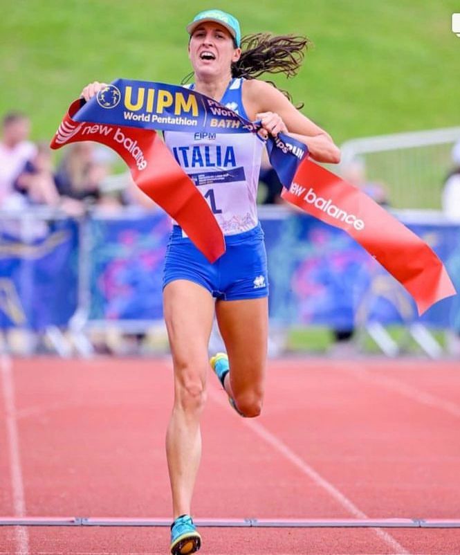 #Bath2023🇬🇧
🥇"Grandissima impresa del #Carabinere Elena Micheli! Dopo il titolo vinto l'anno scorso, l’atleta dell'#Arma conquista nuovamente la medaglia d'oro e si conferma campionessa mondiale di #Pentathlon moderno. Orgogliosi di lei!", così il Ministro <a href="/GuidoCrosetto/">Guido Crosetto</a>